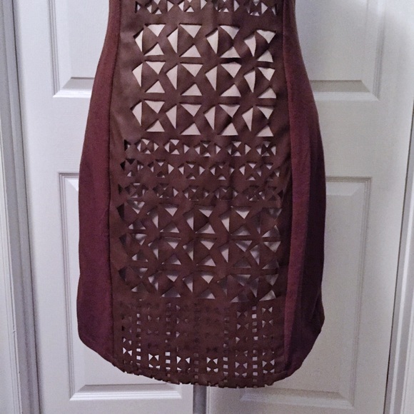 Laser cut Dress - Picture 3 of 4